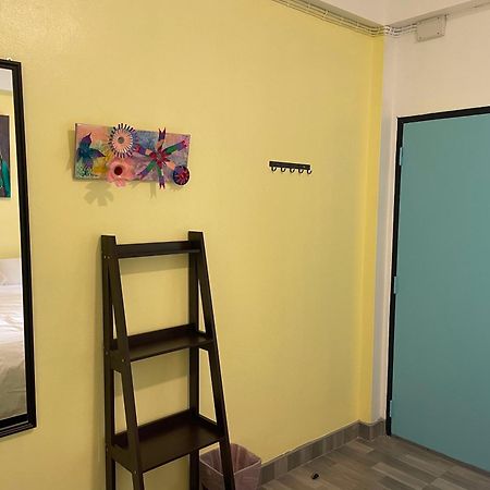 Revolution Chiang Mai - Old Town Hostel Luaran gambar