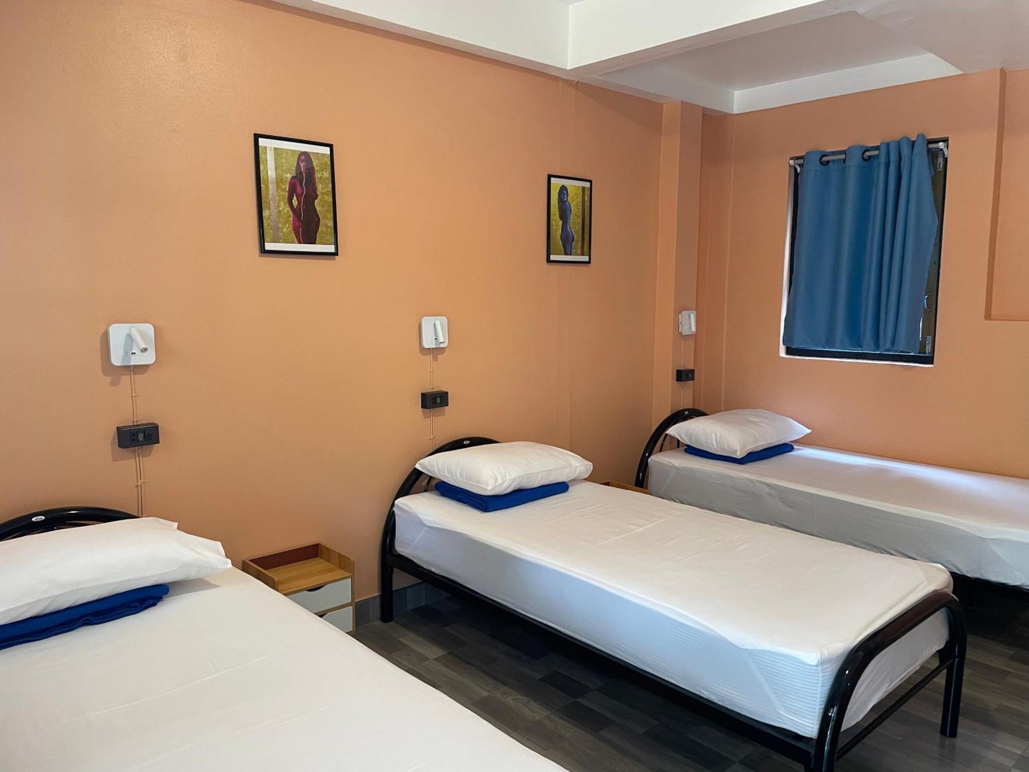 Revolution Chiang Mai - Old Town Hostel Luaran gambar